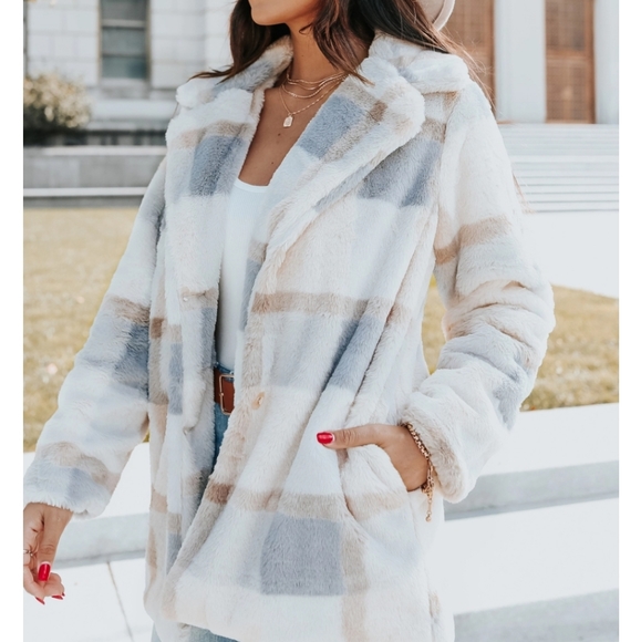 Boutique Jackets & Blazers - PF! 🎉Host Pick🎉Faux Fur Plaid Jacket